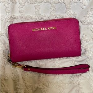 Michael Kors | Pink Full Zip Wallet | Used